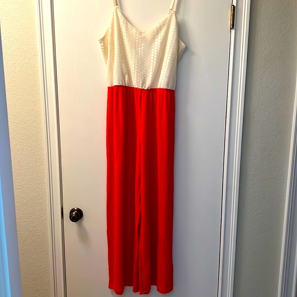 Great lightweight flattering Romper!! Size XL